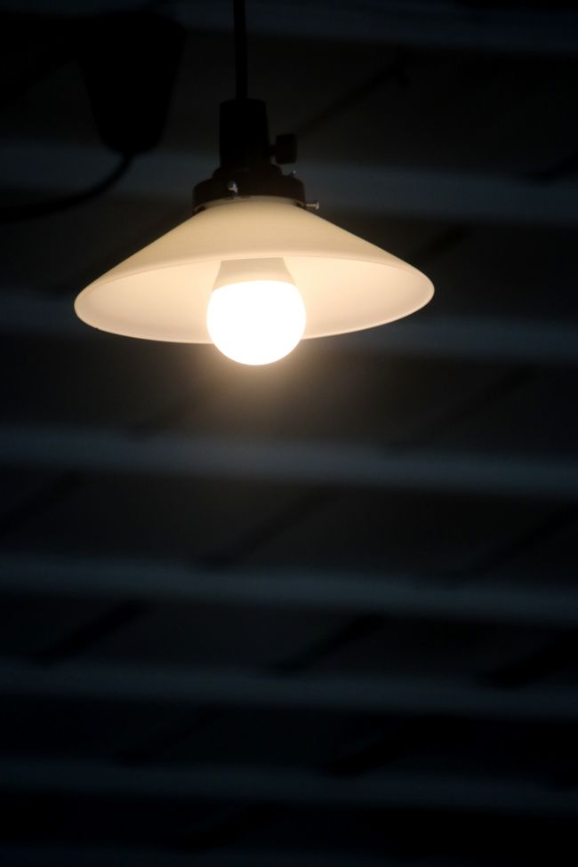 懐かしい教室の笠電灯