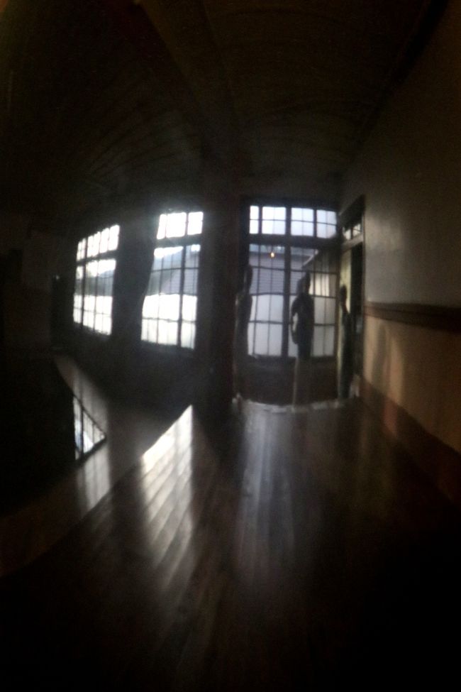 講堂の舞台上に