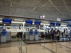 今回は、成田空港第１ターミナルからの出発
ユナイテッド航空のチェックインカウンター空いてました
