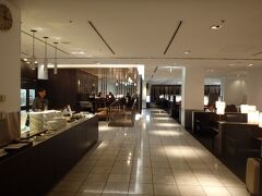 出国手続きを済ませて、第4サテライトのANAラウンジへ