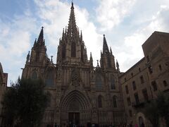 協会といえばサグラダ・ファミリアで有名なバルセロナだが、こちらのカテドラルもなかなか荘厳である。