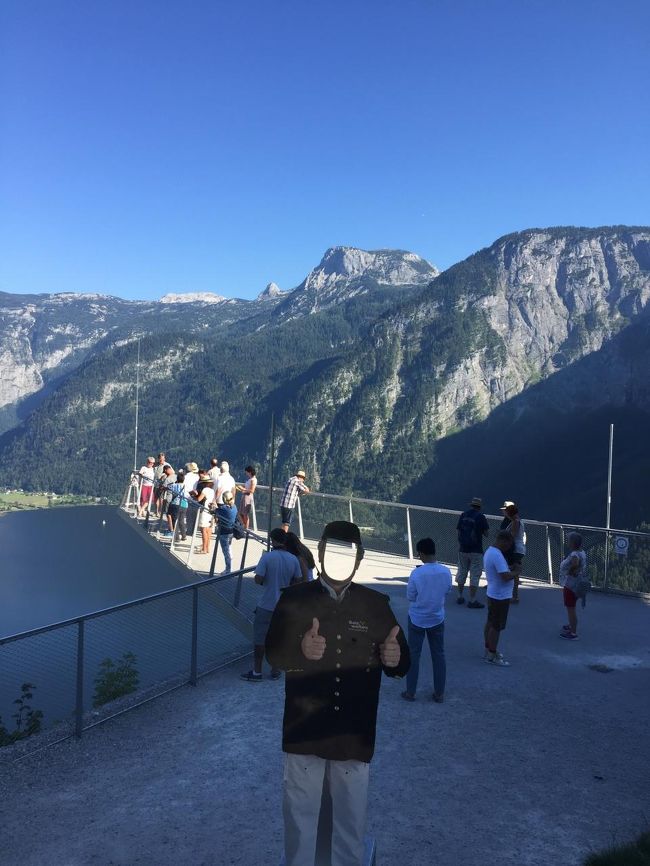 ロープウェイに乗ると、高い場所から街が。<br />ガイドブックやパンフレット、大抵はこの写真が。おじさん仕様…。