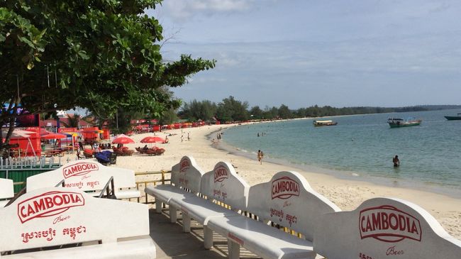 早速、ビーチへ。ホテルから歩いて約５分でした。