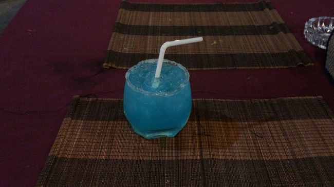 続いて、ブルーマルガリータ。