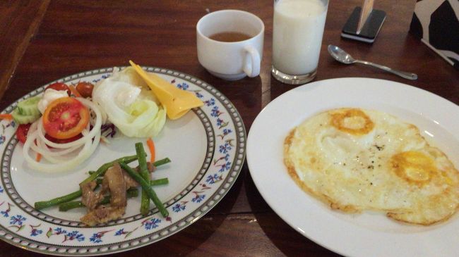 ホテルの朝食。