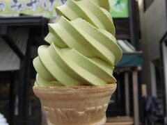 掛川城でソフトクリーム