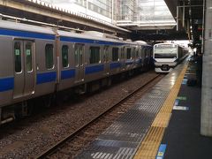 列車は土浦駅で車両切り離しがあり、その後水戸駅を通過。
ふと水戸駅のホームを見ると、水郡線の列車が停まっている。
勝田駅⇒いわき駅⇒郡山駅と行く予定でしたが、いわき～郡山間は
高速バスを利用する予定だったので、青春１８きっぷが使える
水郡線を利用することに変更！！
隣の勝田駅で急いで下車し、水戸駅へと引き返す。
（柏駅⇒水戸駅まで￥１，４９０）