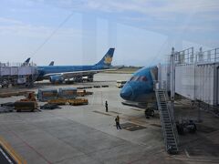 ベトナム航空に乗って出発です。