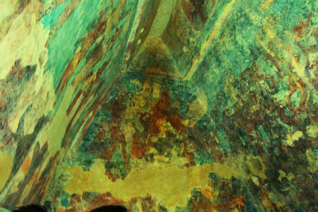 壁画の神殿の真ん中の部屋－第二室へと入る。<br /><br />この部屋は壁画の一部がはがれかけ、その保存状態は良くない。<br />第二室は戦争を現した部屋とされている。<br />