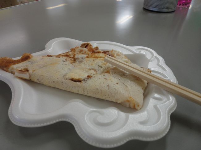 もちもちでウマイ！<br /><br />けど・・<br />今日はつまみ食いだけで、ちゃんとしたごはん食べてないな。<br />朝から、琥珀流し→玉ねぎベーコン天→胡瓜漬→抹茶ソフト→いか焼き。<br />けっこうグロッキーな二日酔いは、なつかしいと思うほどに遠い昔のことのようだわ(〃艸〃)ﾑﾌｯ