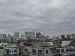 １月２日　７時の大田区の空です。正面が蒲田駅方向。
　気象データー　７：３０　羽田空港資料
　気温　６．４度　北の風　１ｍ／ｓ