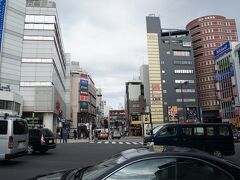 目黒駅前まで来ました。お昼ご飯にします。