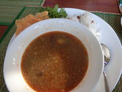 【旅行6日目：11/28（月）】

ミャンマーの旅も最終日です。
朝食はホテル内の小さなレストランにて。
モヒンガーでしたが、屋台で食べるものとは違って、とてもお上品な味。