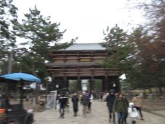 仁王門が見えてきました。