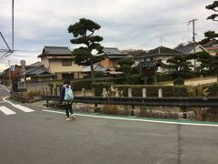 聖武天皇陵前にやってきました。