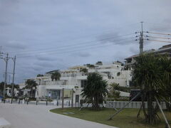 お昼前に到着したので、レンタカー営業所から近いうみかじテラスでお昼ご飯を頂く事にしました。