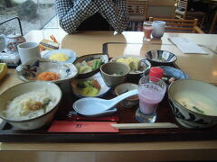 滞在３日目の朝食はわがままブレックファースト
和食レストランで和定食を食べてからセイルフィッシュカフェでコーヒーやデザートを食べちゃうのです。

こんな我儘がかなうのはルネッサンスだけでしょう。
私は限定何食かのお食事をチョイス
とても美味しくいただきました。