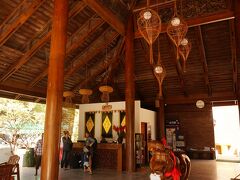 かなり雰囲気のいいリゾートホテル。
スタッフの対応も良かった。
チェックイン時に５０ドルを預ける。
ルームサービスを使わなければチェックアウト時にそのまま返金される。