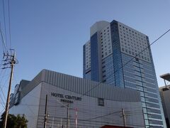 到着したのは静岡駅から徒歩1分のホテルセンチュリー静岡です。

25階建てですが、下層階はオフィスも入っているため宿泊は上の階のみです。