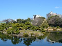 寄り道　清澄庭園

次の七福神めぐりに向かう途中に清澄庭園。
ちょっと寄り道して見た。
回遊式林泉庭園は、よく手入れされて見応えが有った。
冬の風物詩の雪吊りなども。

別途、旅行記準備中です。