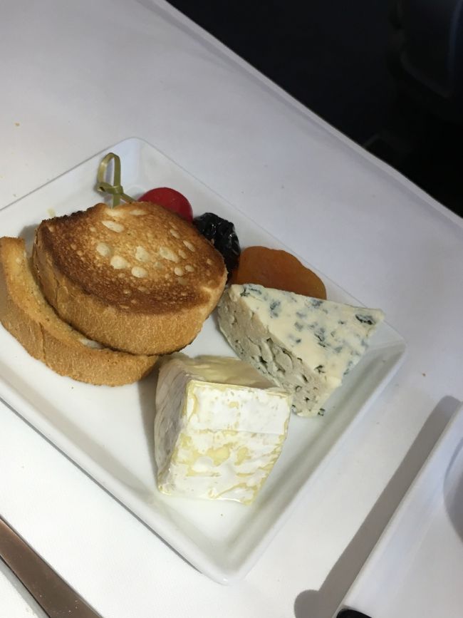 デザート系、チーズの良い匂いがしていたので取ってみました