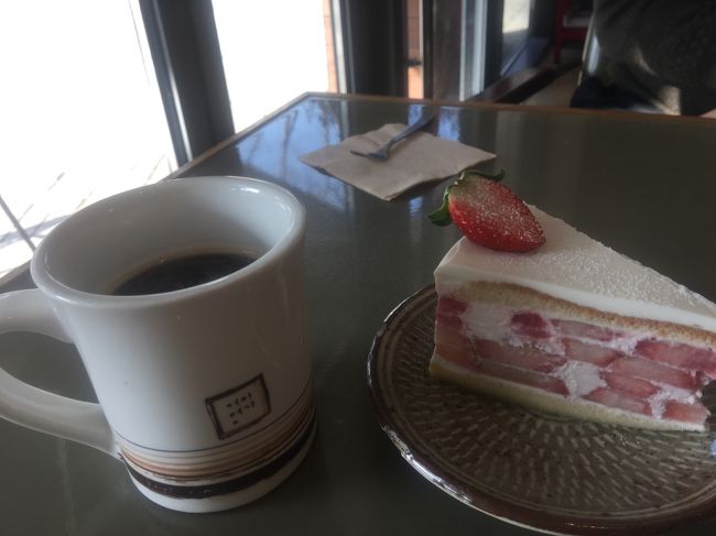 珈琲名家。<br />名物の苺ショートケーキ。