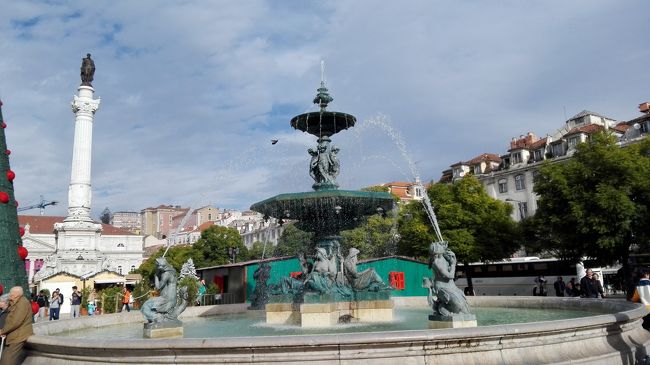 フィゲイラ広場&amp;ロシオ広場は、リスボンの数ある広場でも、かなり落ち着いた？！様なムードもあって、ツーリスティックなエリアではあっても、ゆったり出来る様な感じだった。<br />言葉で説明するのが難しい…様な感じもします。