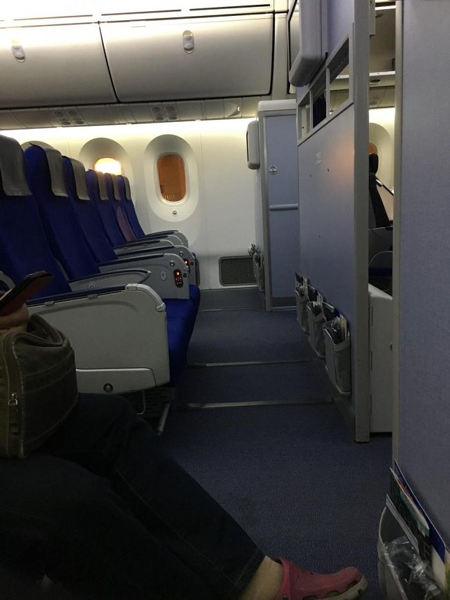 この通りエコ最前列はガラガラです