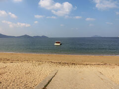 海の中に作品が