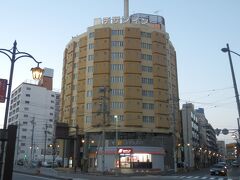 3泊したホテル．
名古屋駅最寄り・駐車場ありで選ぶ．
ちょっと窮屈だったが値段を考えればそんなものか．