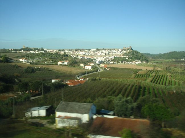 遠くにオビドスの街が見えて来ました