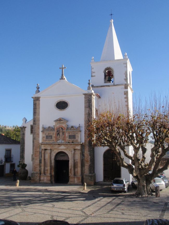 大聖堂、教会。ポルトガルは白い建築が多い。