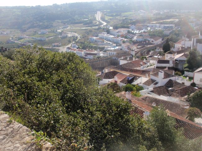 城壁は、かなりの高さです。落ちたら、命も危ない感じ。歩く方、くれぐれも用心を。ゆっくり、一歩づつ。