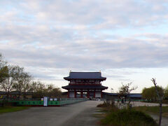 ところで平城京近辺は再開発されてるらしく、この朱雀門もここに来るまですごい回り道しちゃった。
