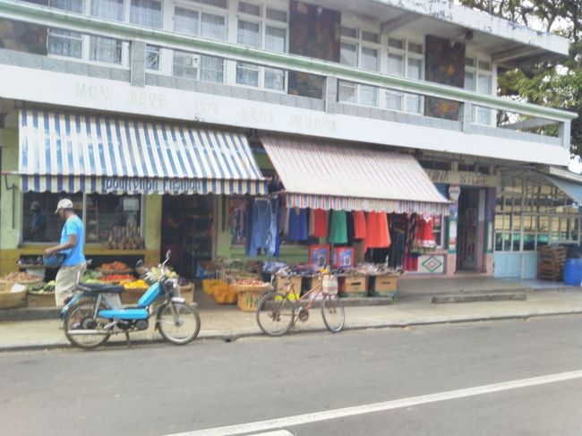 周辺は小さな集落となっています。