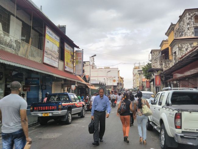 フランス植民地時代の古い建物でしょうか。