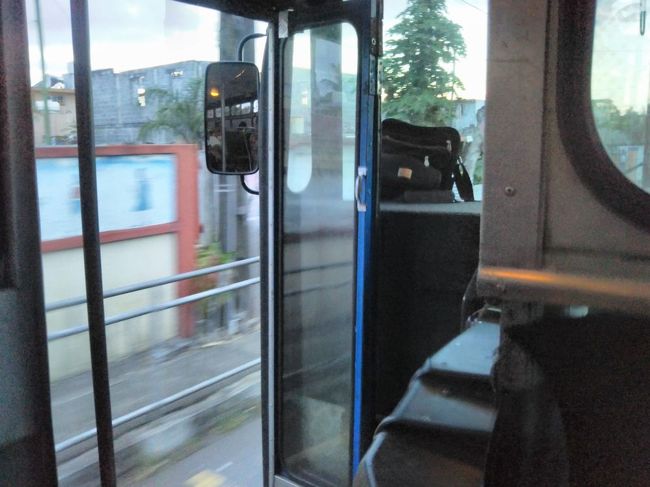 ドアを開けっぱなしで走ります。