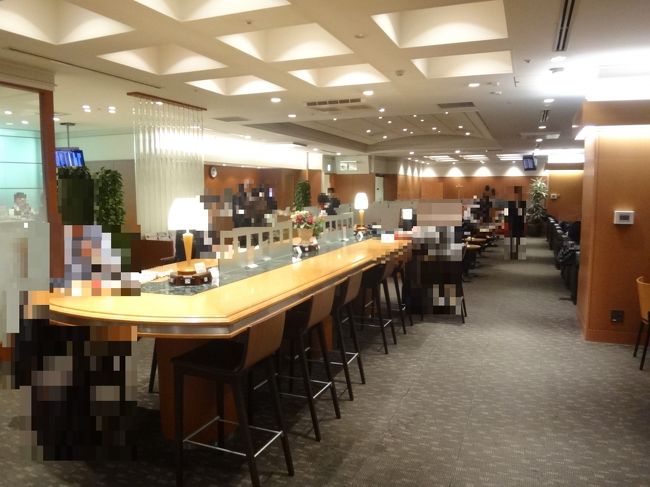 シーティングエリアの写真。<br /><br />写真は喫煙室があるエリア前から禁煙エリアを撮ったものです。