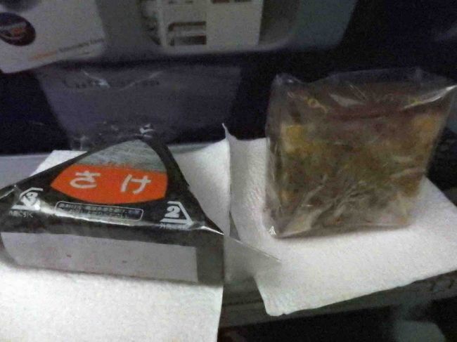 おやつはおにぎりorパウンドケーキ。<br /><br />