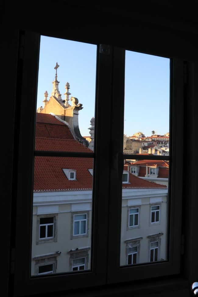 朝食を済ませ、お部屋に戻りました。<br /><br />太陽も昇って、すっかり明るくなりました。<br />ポルトガルの冬は雨季で、雨が多いと聞いていたけど、今日は良いお天気。