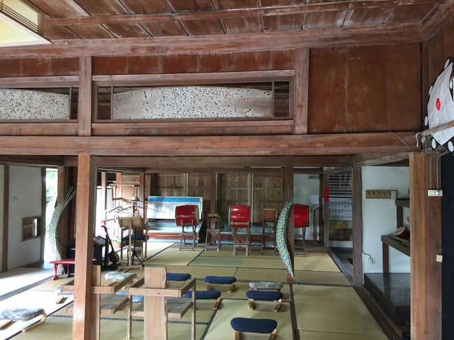 石垣の古民家の様子が良く分かります。こうした民家の他に農家や漁師の作業小屋などもあります。