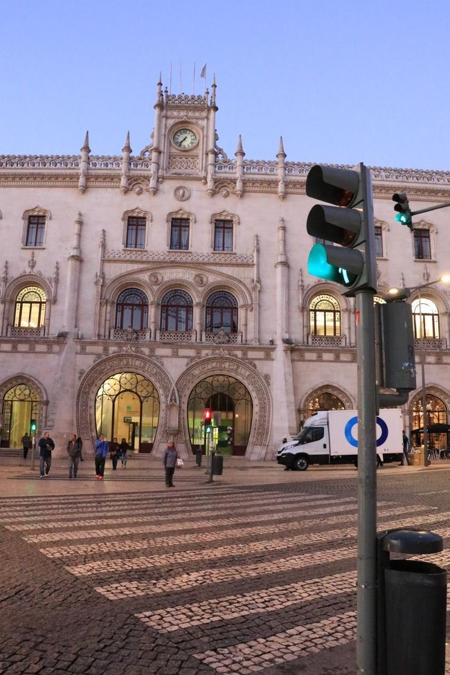 立派な建物のロシオ駅<br /><br />ロシオ駅にはスタバがありました。