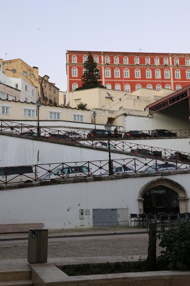 サンフランシスコのロンバートストリートにそっくりな道を発見！<br /><br />サンフランシスコのロンバートストリートはこんなところ↓<br />http://4travel.jp/travelogue/10342266<br /><br />ジグザグがそっくりでしょ？