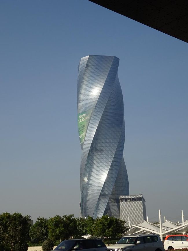 ユナイテッド・タワー（フォーシーズンズＨより見ます。）