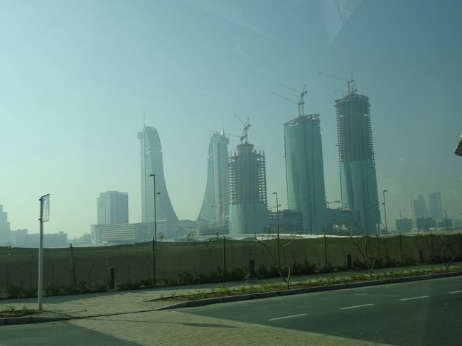 ファイナンシャル・タワーのイースト・タワーとウェスト・タワー（周囲はまだ、工事中です。）