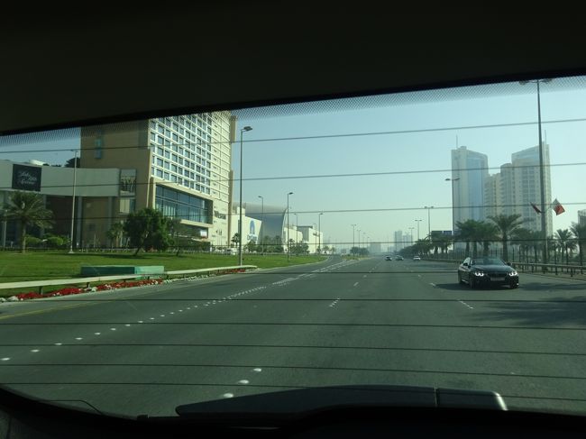 この周囲には各種モールが沢山あります。