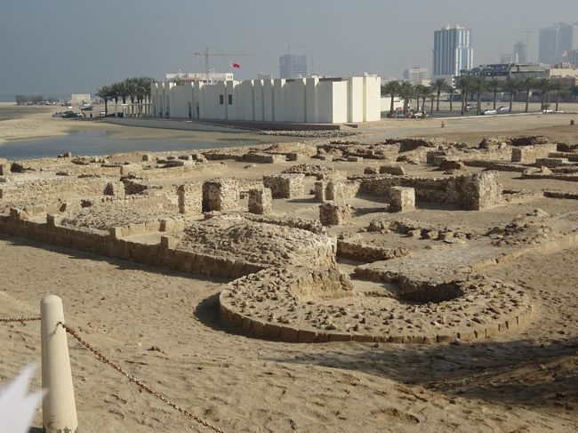 タイロス期の遺跡（全景）（中の部屋は貯蔵庫）