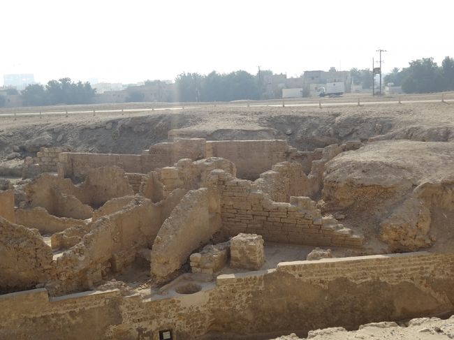 バーレーン砦（砦の外のタイロス時代の遺跡）
