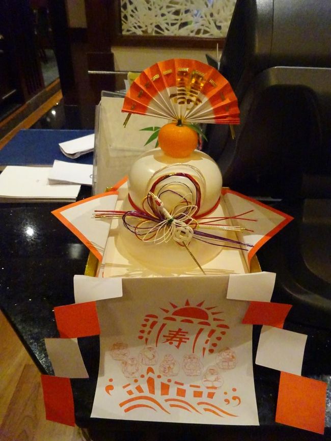 日本料理店「慶」入口の鏡餅