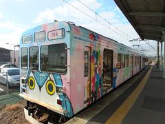 　敦賀、近江今津、京都、木津、加茂と何度も乗り継いで伊賀上野駅へ。JRと伊賀鉄道の駅は同居しています。